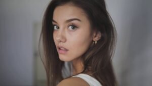 Nicola Cavanis: Karriere, Leben und spannende Fakten über das Modell 3 Nicola Cavanis mögen
